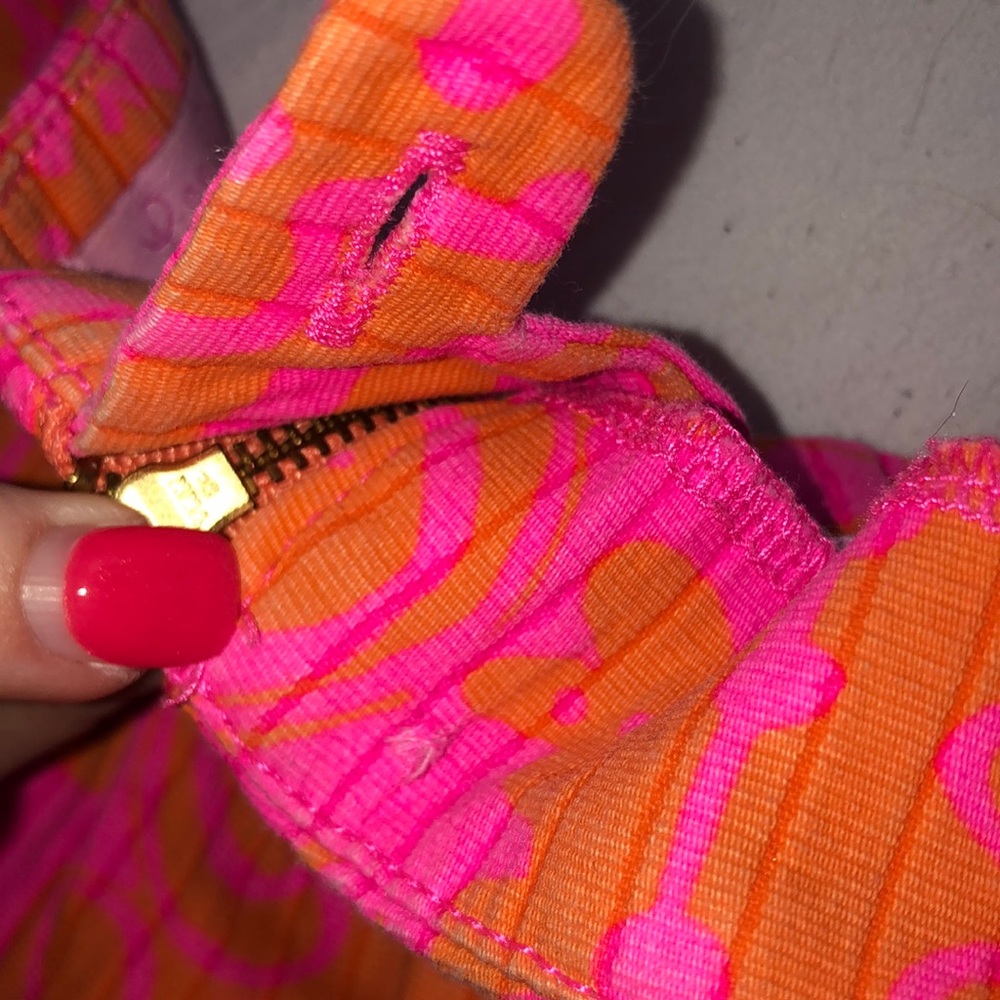 ❌SOLD❌ Lily Pulitzer Pink and Orange Shorts - Picture 7 of 8